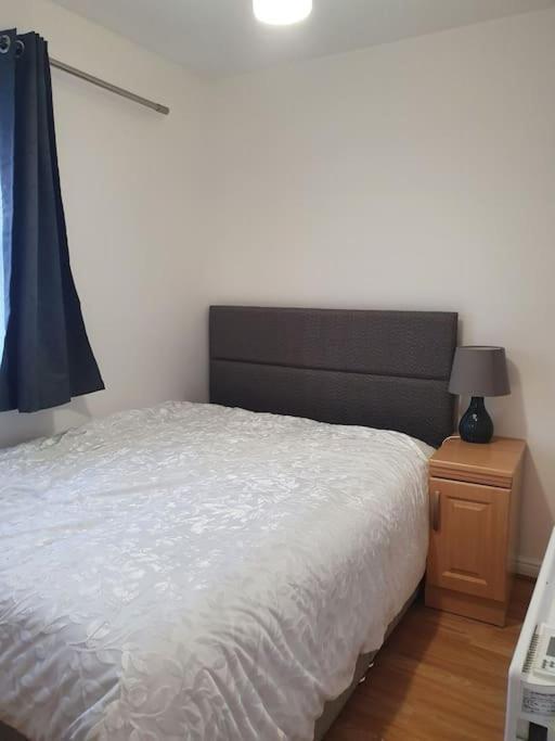 Lovely 2-Bedroom Condo With Indoor Fire Place Λονδίνο Εξωτερικό φωτογραφία